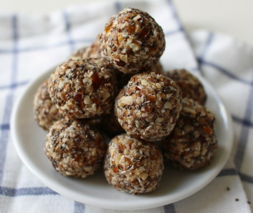 Healing Recipes: Sweet Amla-Chocolate Energy Bites