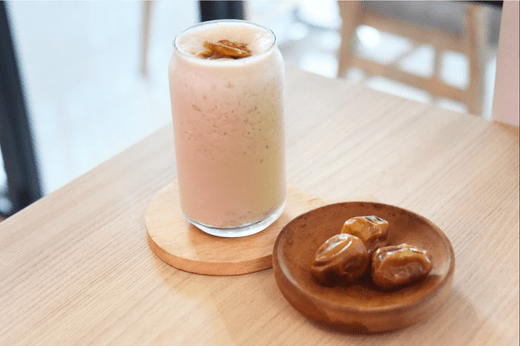 Pear Cardamom Date Smoothie - Aryaa Organic
